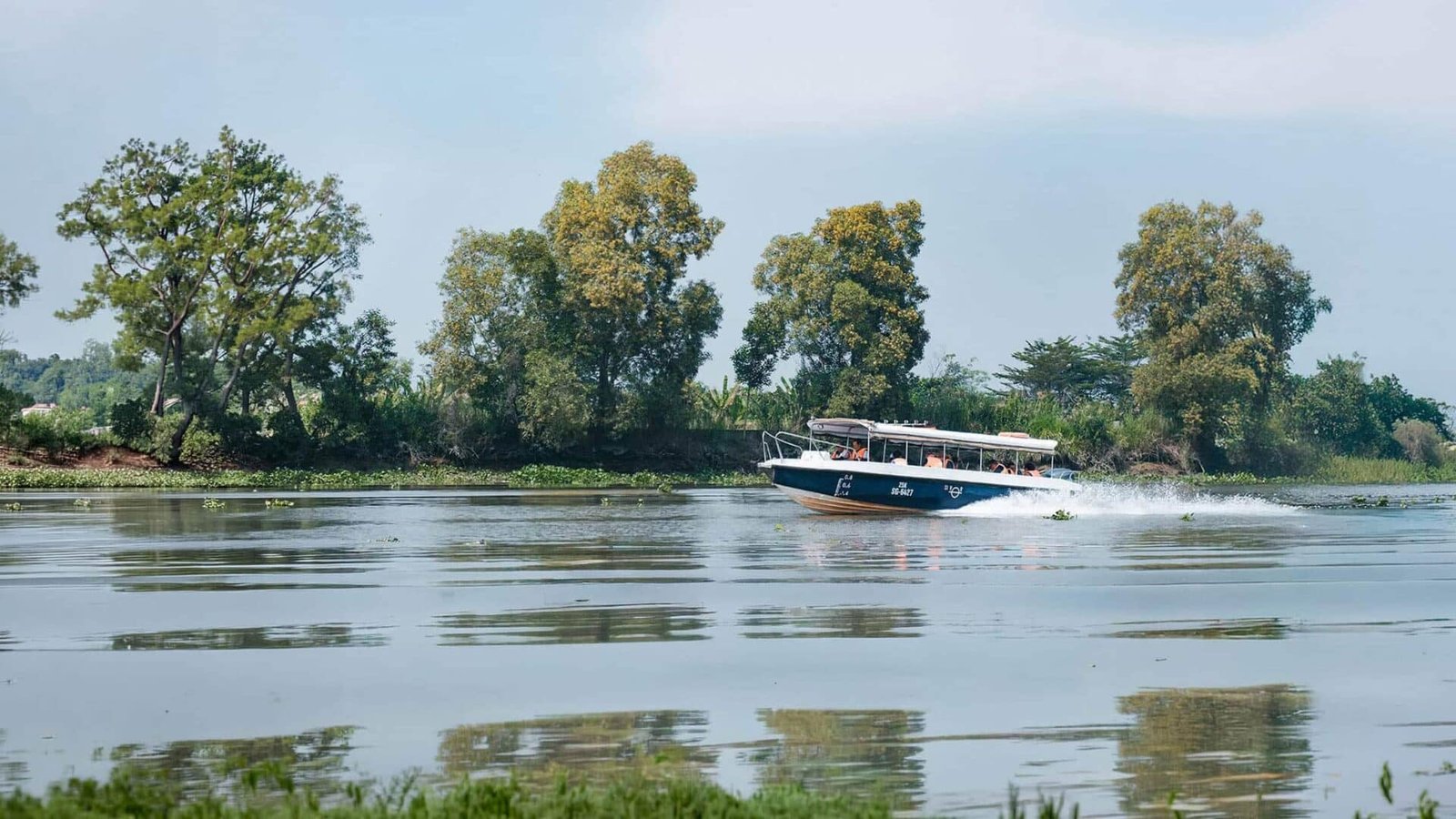 Les Rives Authentic River Experience