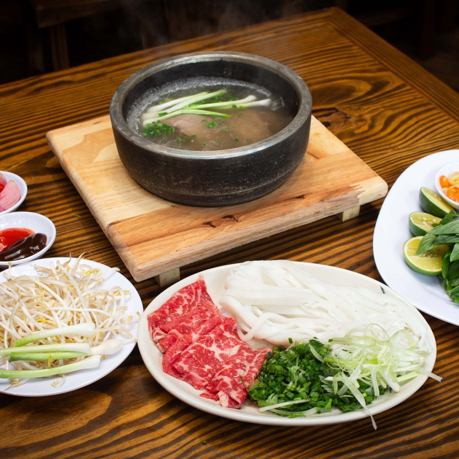 Pho Viet Nam (Pham Hong Thai)