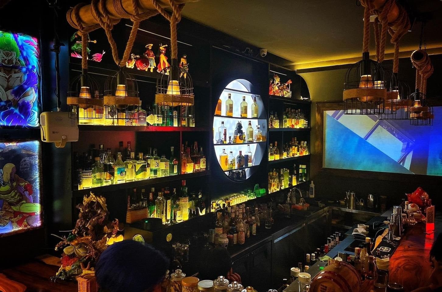 To Hidden Cocktail Bar