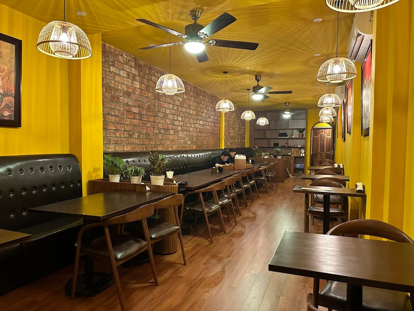 Tung's Restaurant